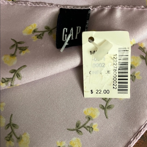 GAP NWT Floral Patterned Scarf Silk Made in Italy - Picture 4 of 5